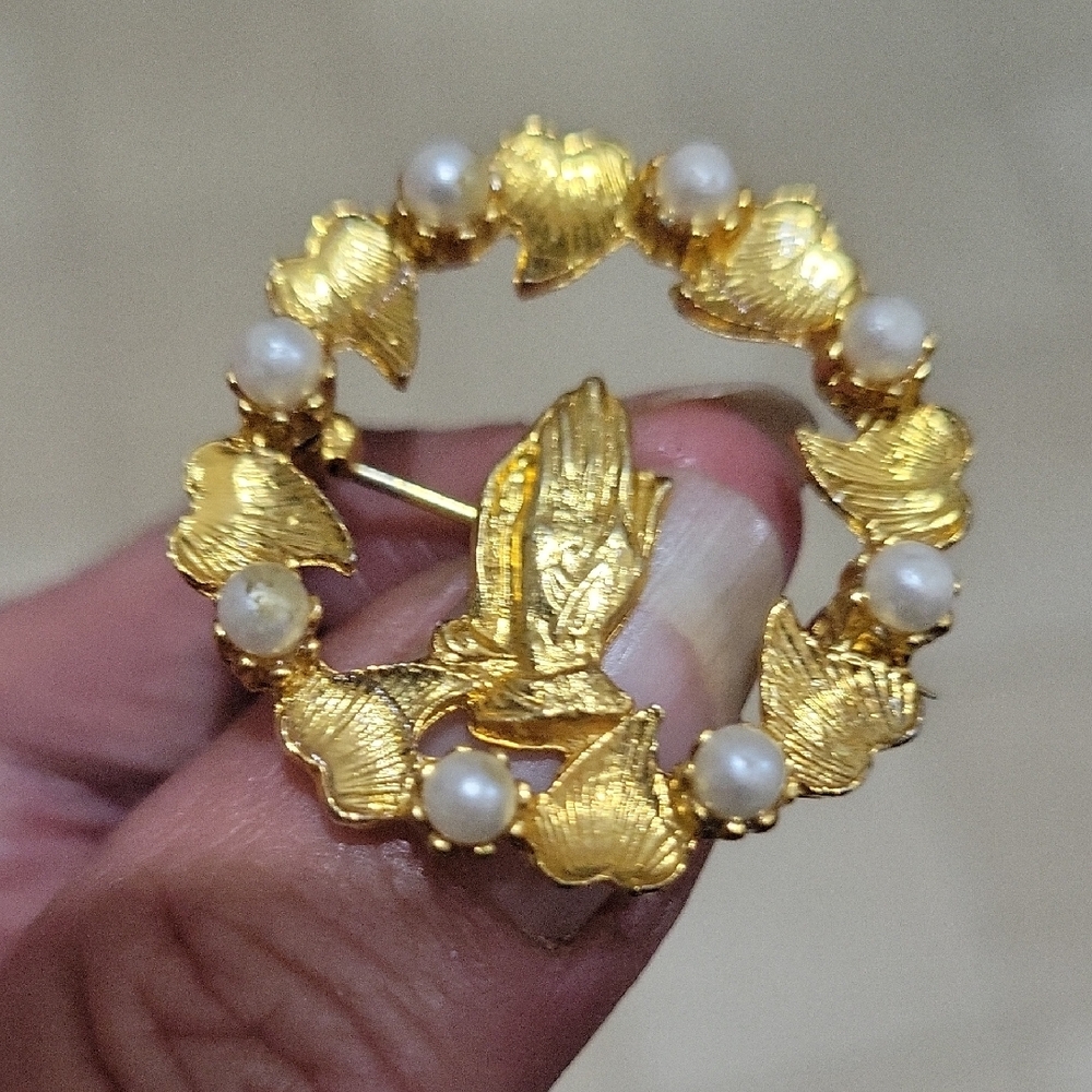 Vintage Gold and Pearl Praying Hands Brooch